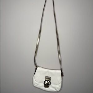 Elegant White Leather Shoulder Bag